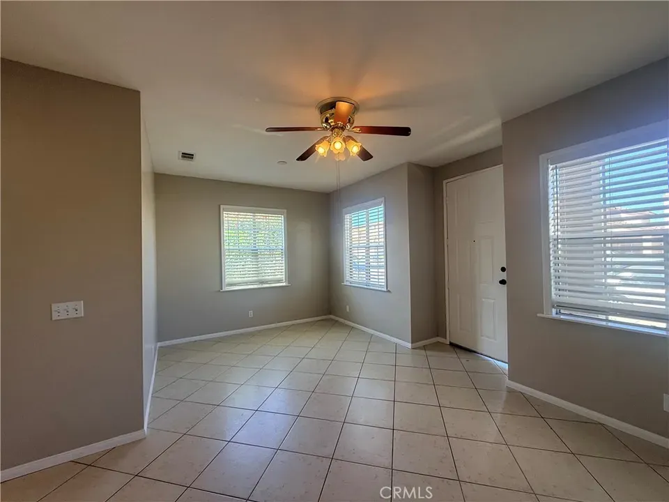 3 Bed 2 Bath Traditional Suburban Family Home in Temecula, CA - 4