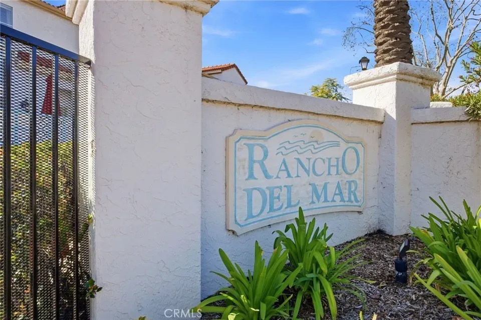 3 Bed 2 Bath Traditional Suburban Family Home in Temecula, CA