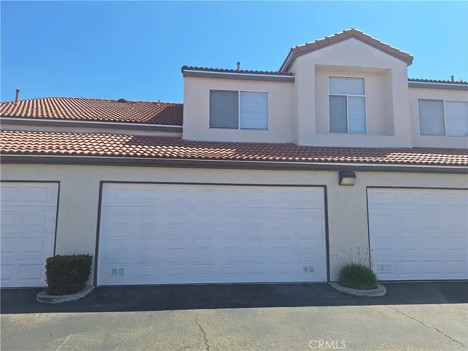 3 Bed 2 Bath Traditional Suburban Family Home in Temecula, CA