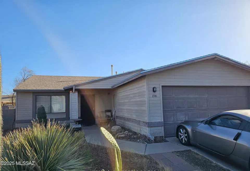 3 Bed 2 Bath Traditional Suburban Family Home in Tucson, AZ