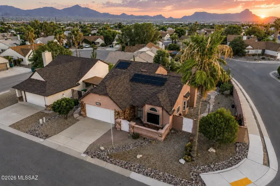 3 Bed 2 Bath Traditional Suburban Family Home in Tucson, AZ - 2