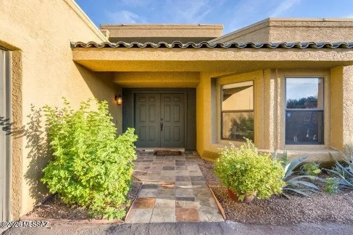 3 Bed 2 Bath Traditional Suburban Family Home in Tucson, AZ - 2