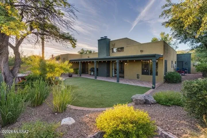 3 Bed 2 Bath Traditional Suburban Family Home in Tucson, AZ - 3