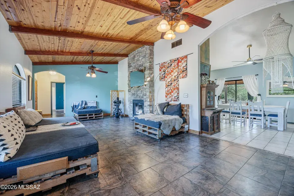 3 Bed 2 Bath Traditional Suburban Family Home in Tucson, AZ - 1