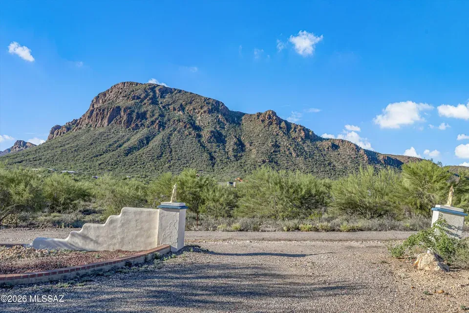 3 Bed 2 Bath Traditional Suburban Family Home in Tucson, AZ - 3
