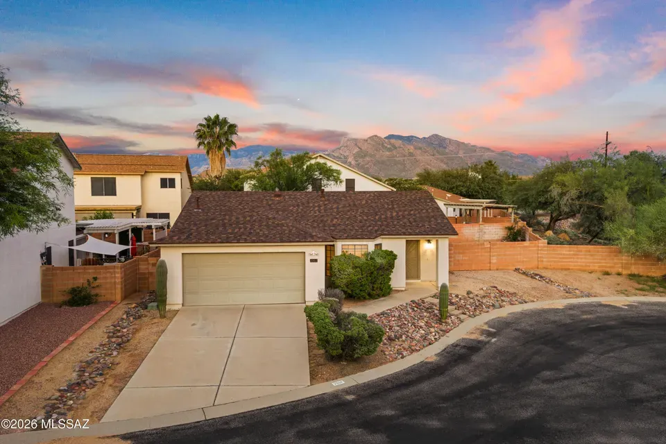 3 Bed 2 Bath Traditional Suburban Family Home in Tucson, AZ