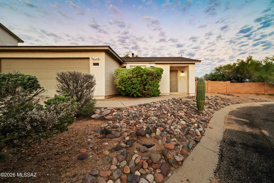 3 Bed 2 Bath Traditional Suburban Family Home in Tucson, AZ - 4