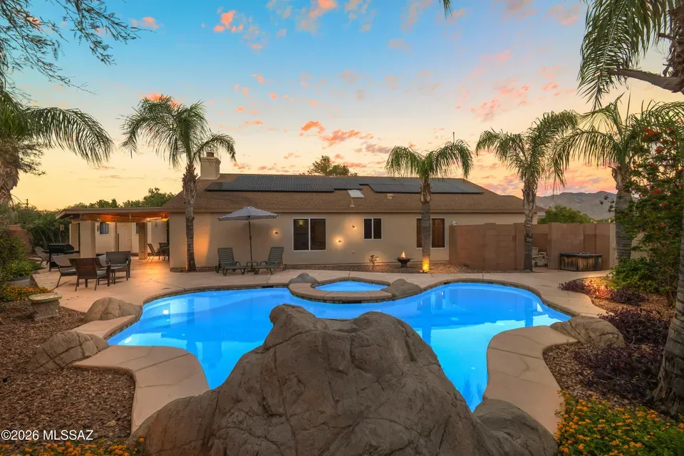 3 Bed 2 Bath Traditional Suburban Family Home in Tucson, AZ