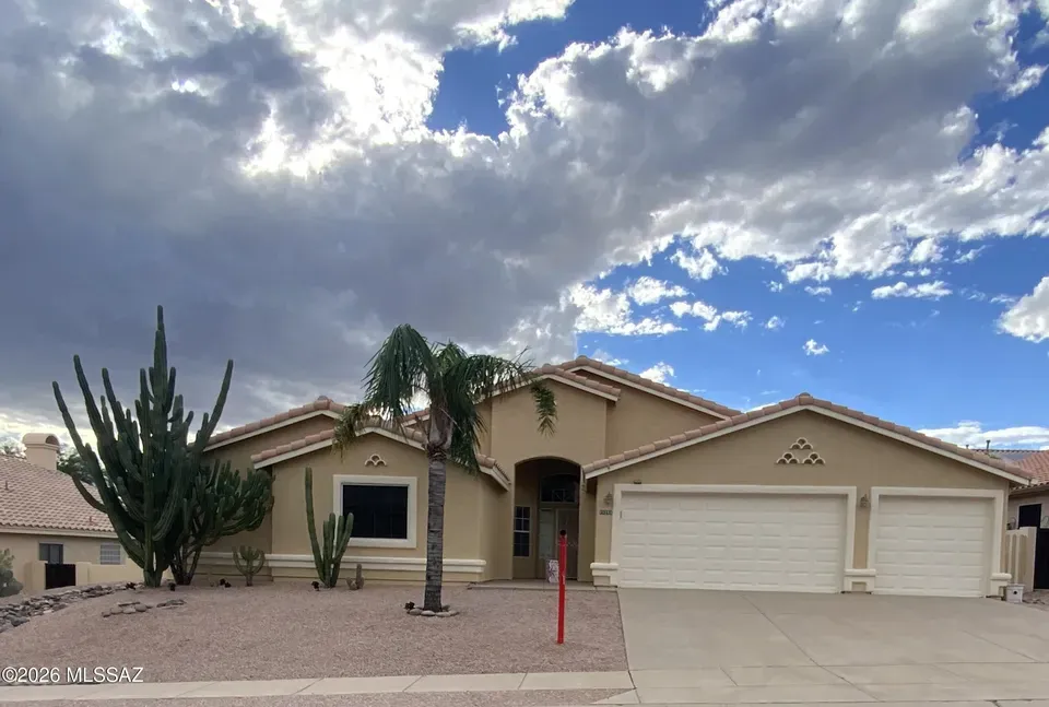 3 Bed 2 Bath Traditional Suburban Family Home in Tucson, AZ - 2