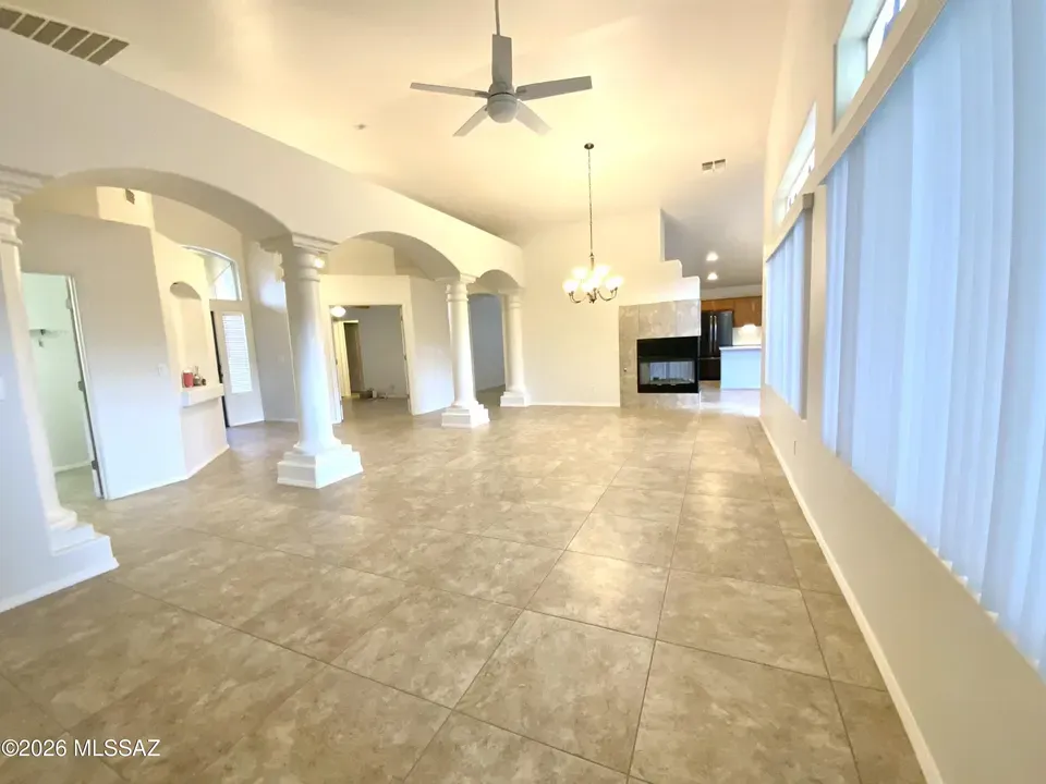 3 Bed 2 Bath Traditional Suburban Family Home in Tucson, AZ - 3