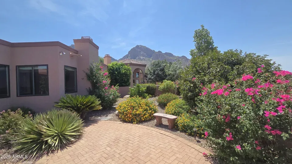 3 Bed 2 Bath Traditional Suburban Family Home in Tucson, AZ