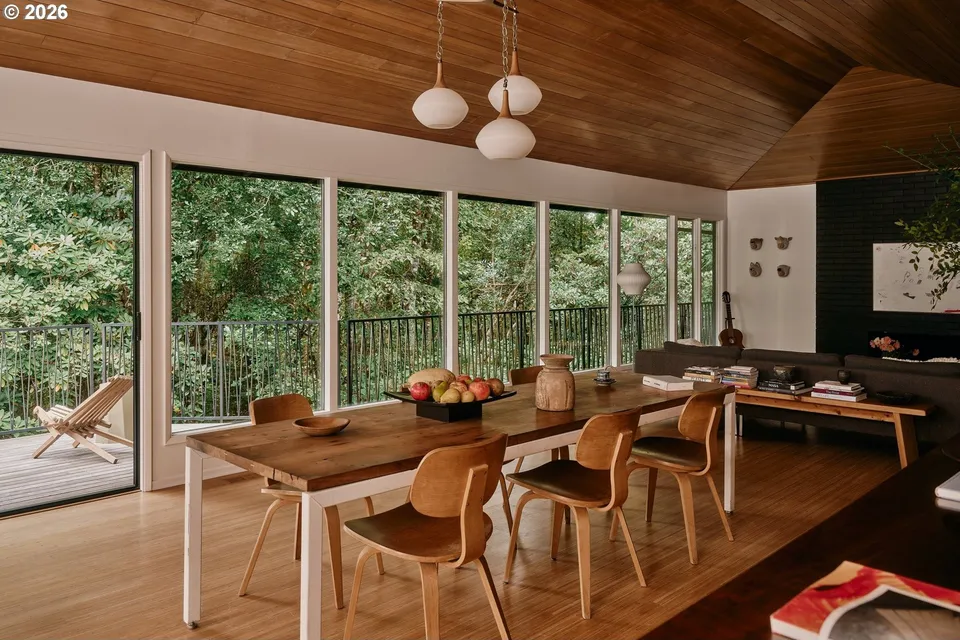 Interior view 2