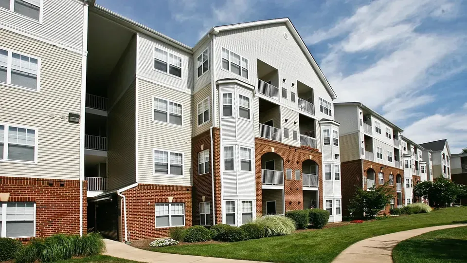 3 Bed 2 Bath Urban Residential Condo in Alexandria, VA - 4