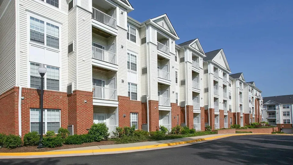 3 Bed 2 Bath Urban Residential Condo in Alexandria, VA - 1