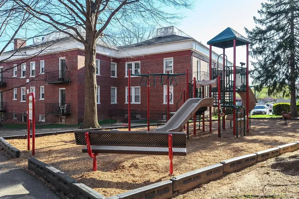 3 Bed 2 Bath Urban Residential Condo in Alexandria, VA - 3