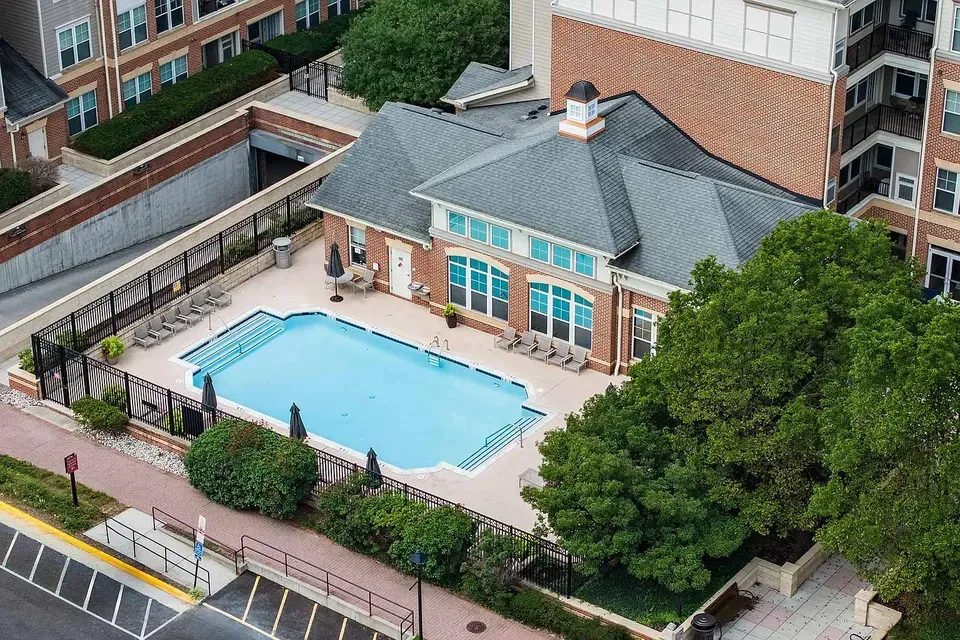 3 Bed 2 Bath Urban Residential Condo in Alexandria, VA