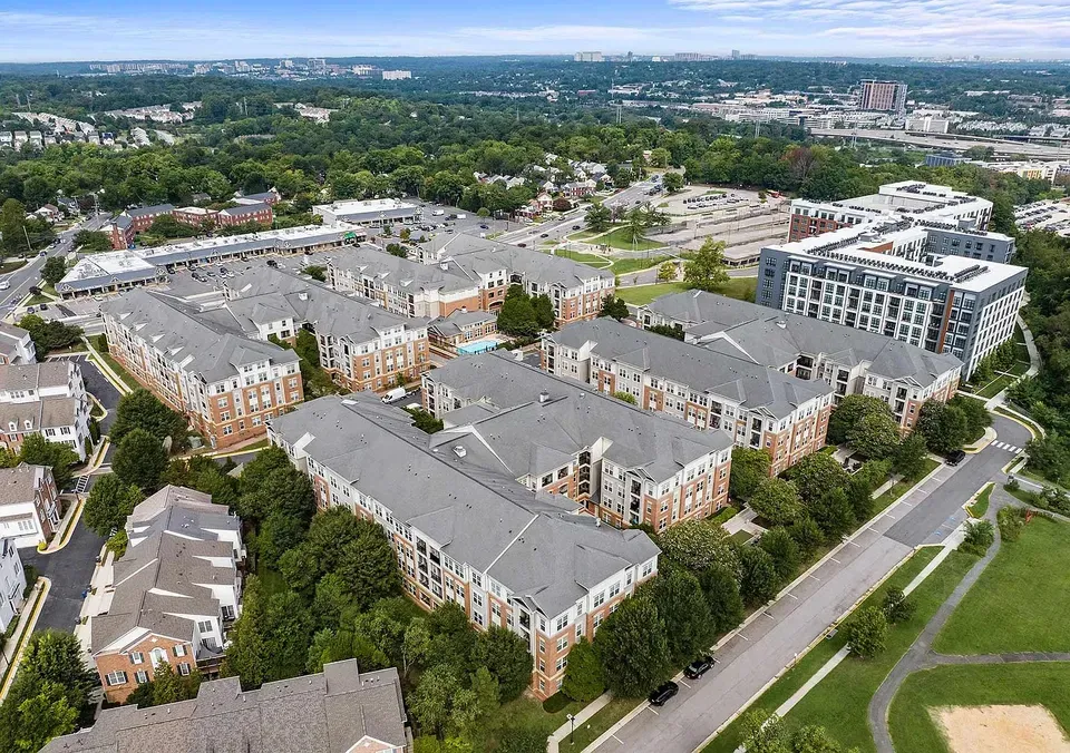 3 Bed 2 Bath Urban Residential Condo in Alexandria, VA - 3
