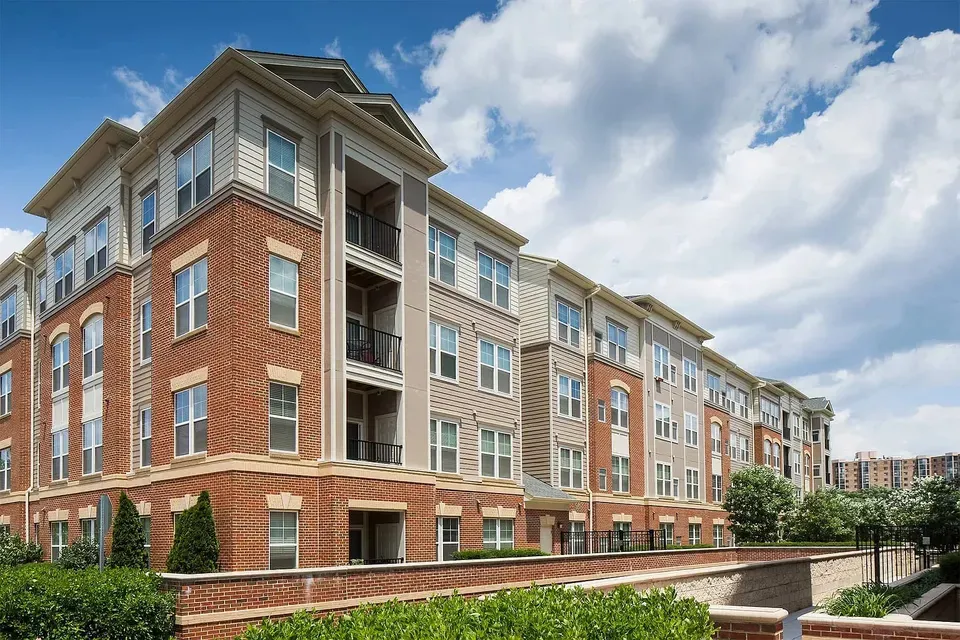 3 Bed 2 Bath Urban Residential Condo in Alexandria, VA - 4