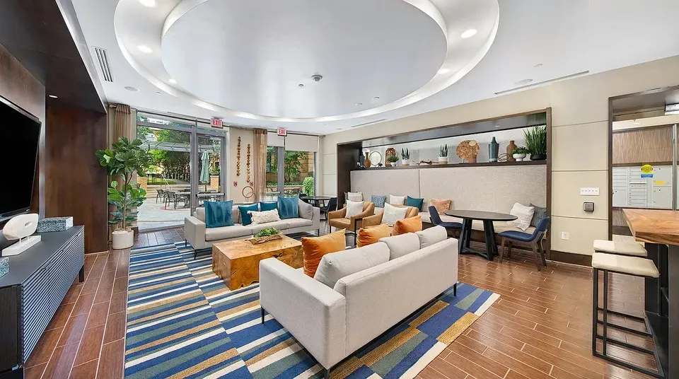 3 Bed 2 Bath Urban Residential Condo in Alexandria, VA - 4