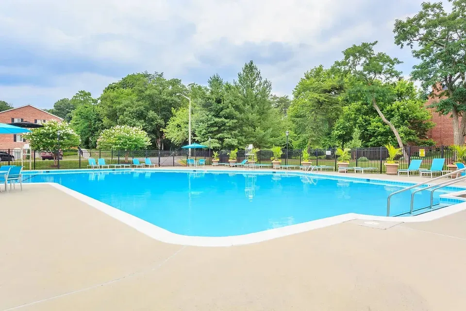 3 Bed 2 Bath Urban Residential Condo in Alexandria, VA - 1