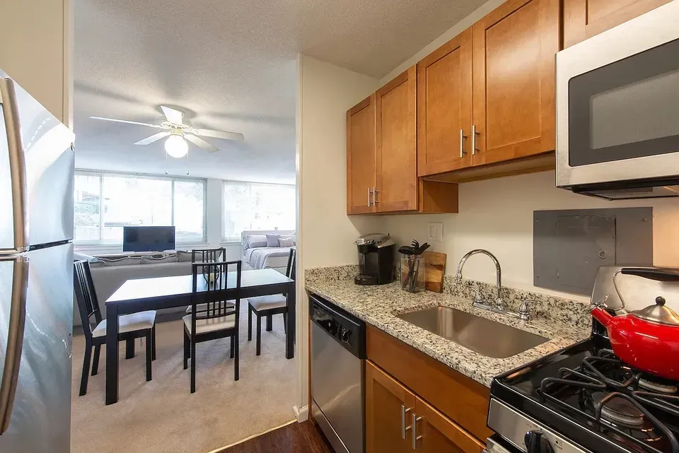 3 Bed 2 Bath Urban Residential Condo in Alexandria, VA - 4