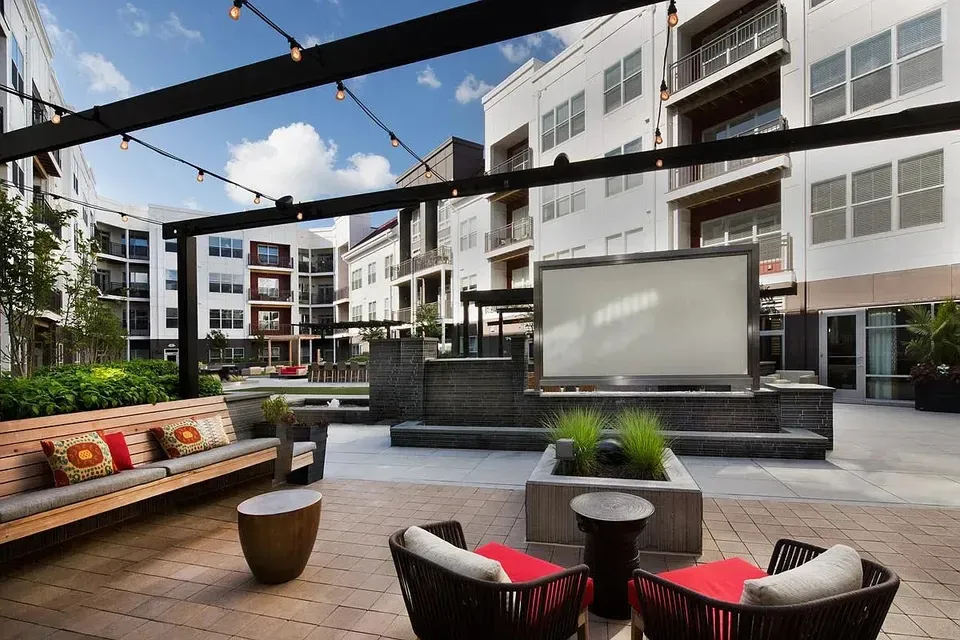 3 Bed 2 Bath Urban Residential Condo in Alexandria, VA - 4