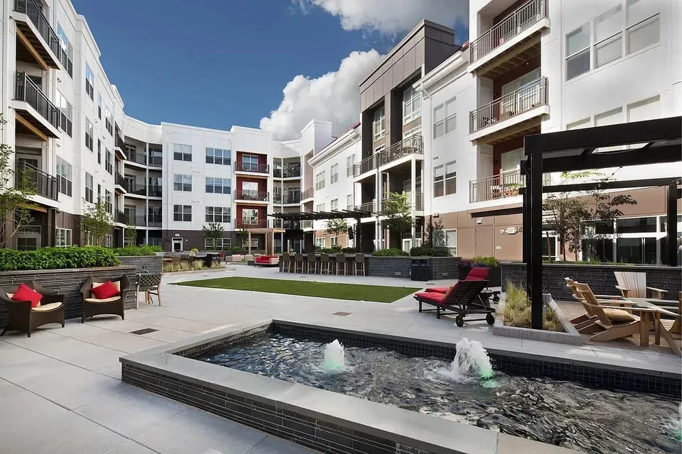 3 Bed 2 Bath Urban Residential Condo in Alexandria, VA - 5