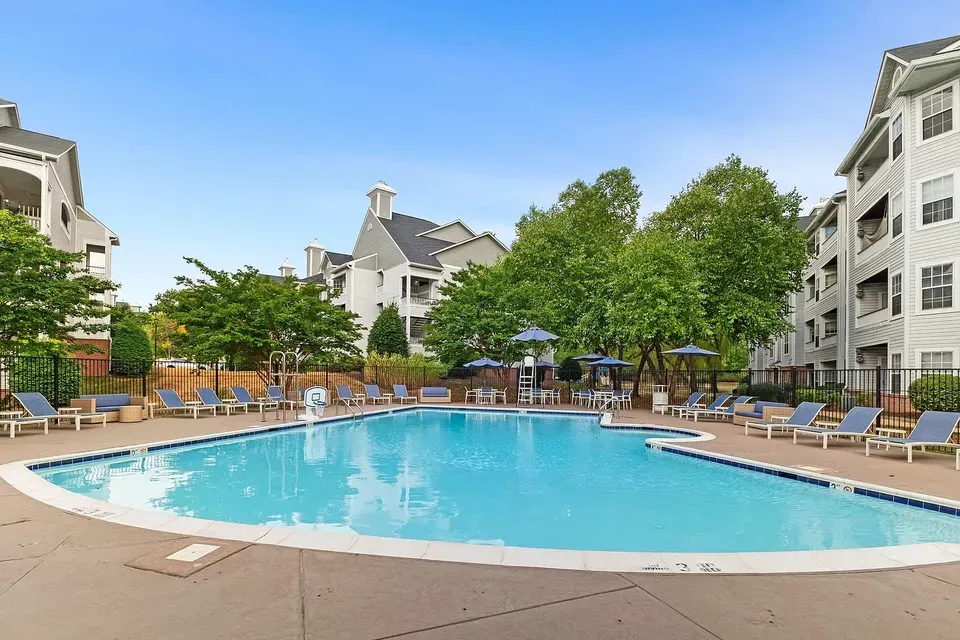 3 Bed 2 Bath Urban Residential Condo in Alexandria, VA - 3