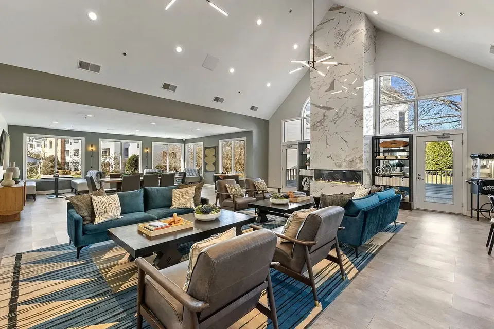 3 Bed 2 Bath Urban Residential Condo in Alexandria, VA - 4