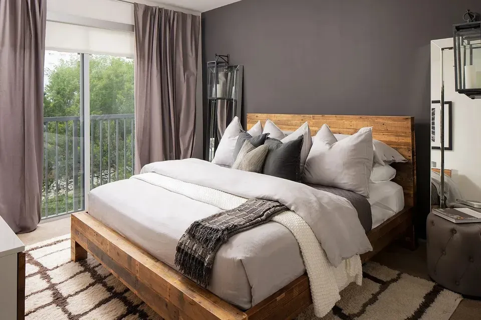 3 Bed 2 Bath Urban Residential Condo in Alexandria, VA - 4