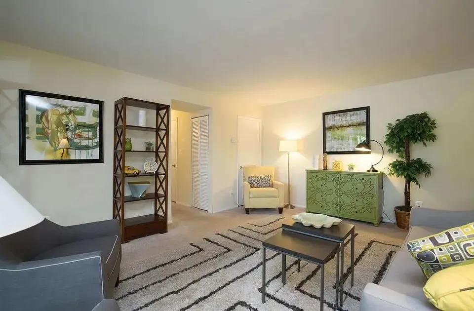 3 Bed 2 Bath Urban Residential Condo in Alexandria, VA - 5