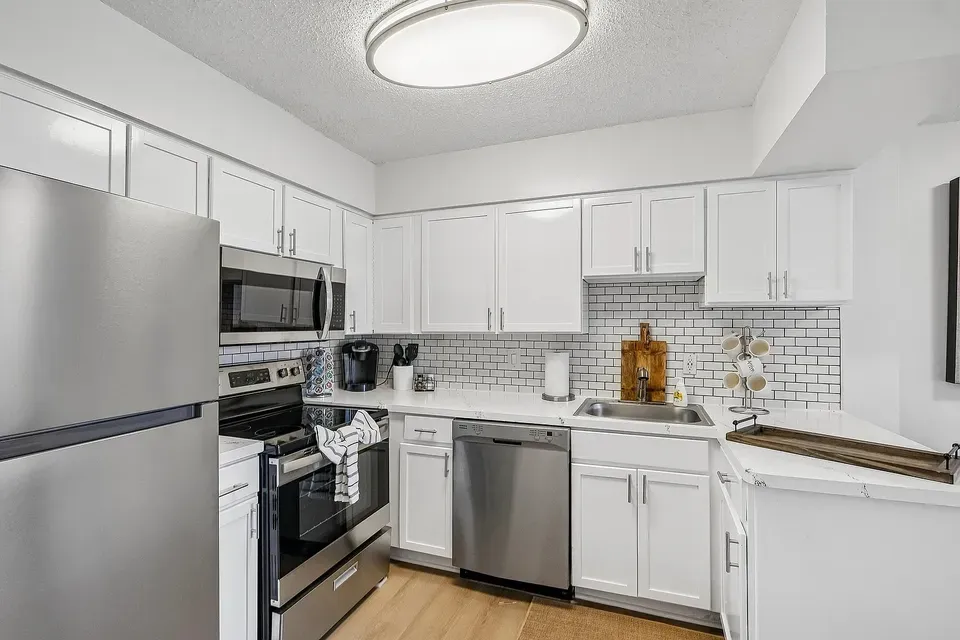 3 Bed 2 Bath Urban Residential Condo in Alexandria, VA - 2