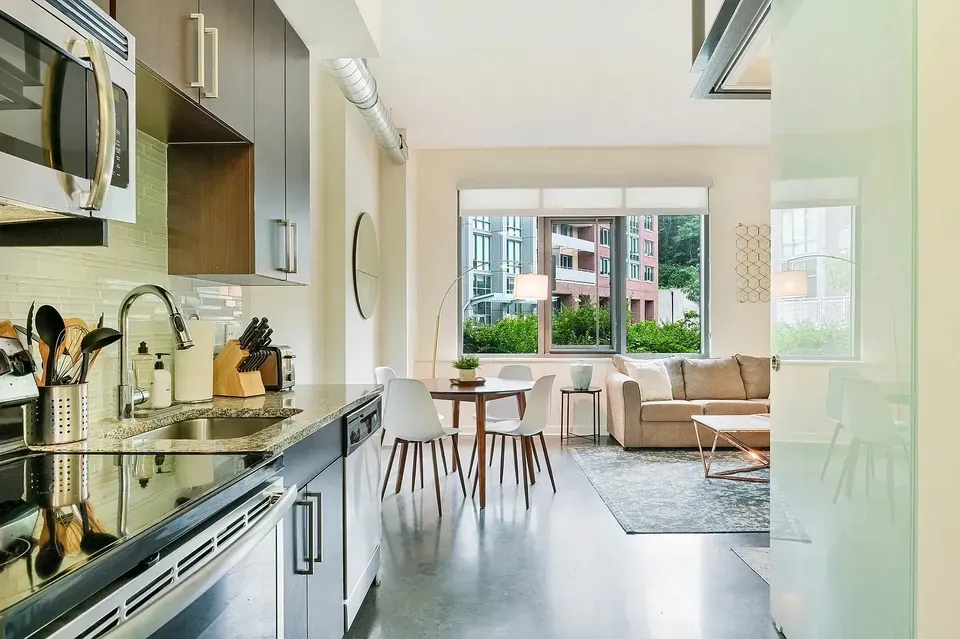 3 Bed 2 Bath Urban Residential Condo in Alexandria, VA - 1