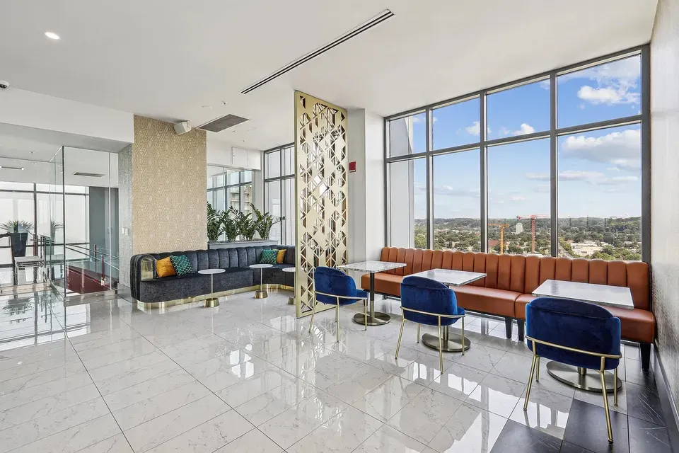 3 Bed 2 Bath Urban Residential Condo in Alexandria, VA - 4