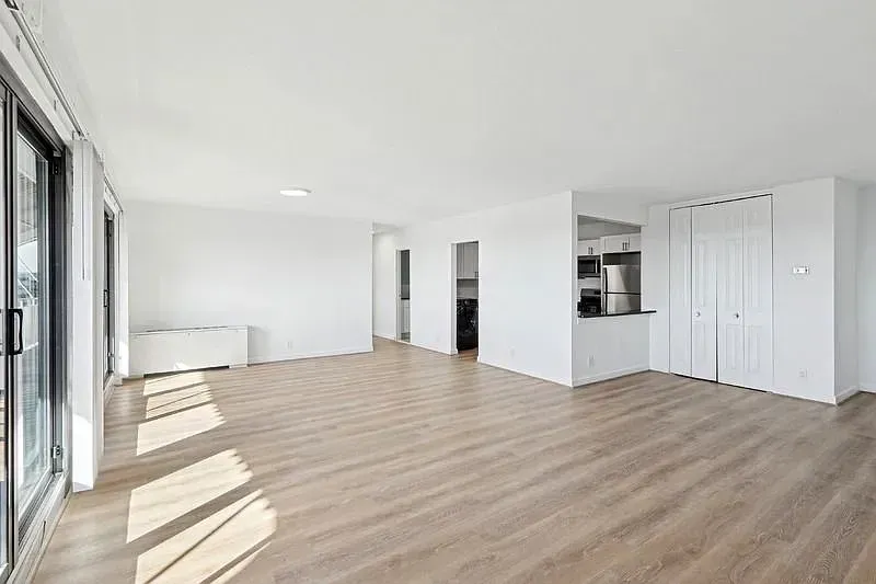 3 Bed 2 Bath Urban Residential Condo in Alexandria, VA - 2