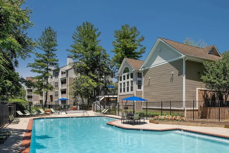 3 Bed 2 Bath Urban Residential Condo in Alexandria, VA - 3