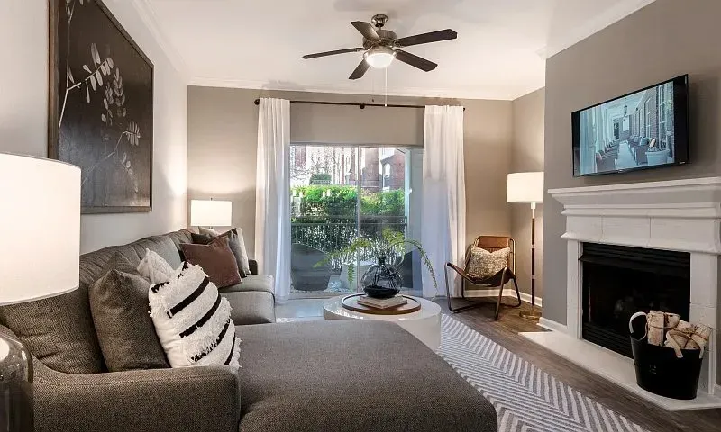 3 Bed 2 Bath Urban Residential Condo in Alexandria, VA - 1