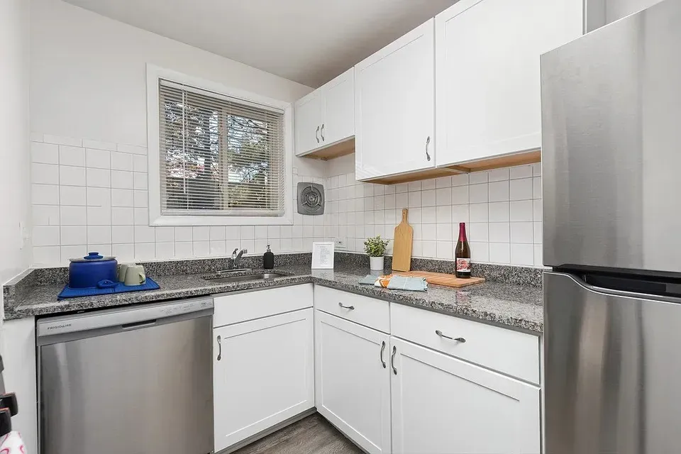3 Bed 2 Bath Urban Residential Condo in Alexandria, VA - 2