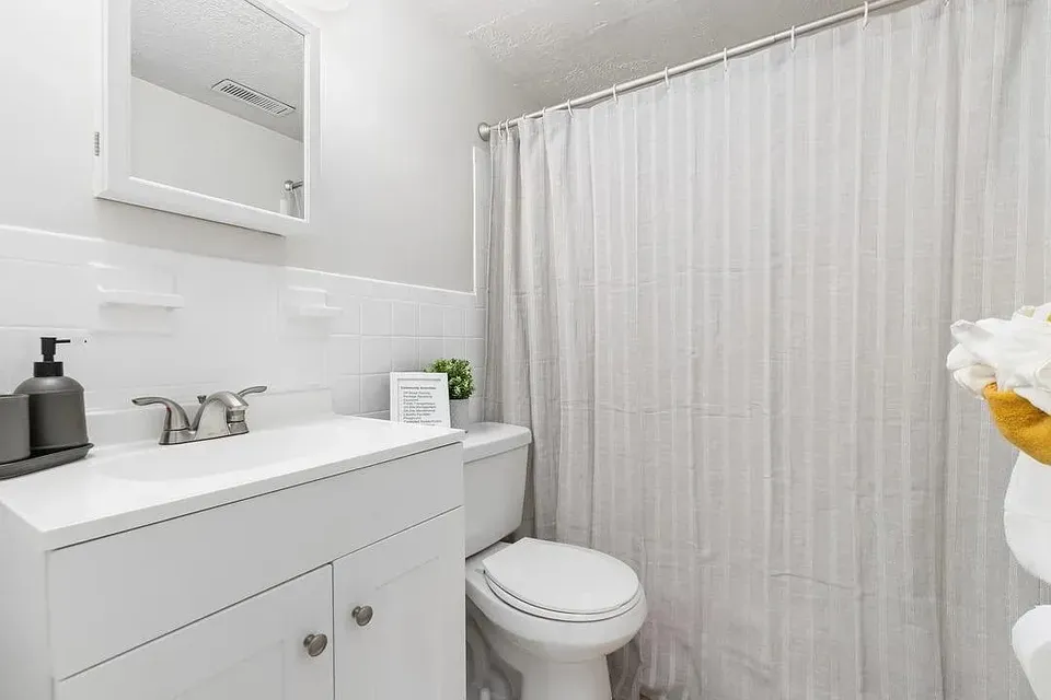 3 Bed 2 Bath Urban Residential Condo in Alexandria, VA - 4