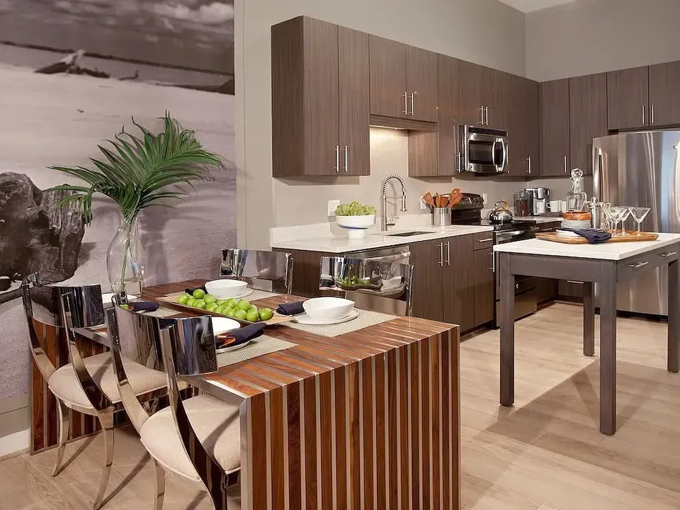 3 Bed 2 Bath Urban Residential Condo in Alexandria, VA - 1