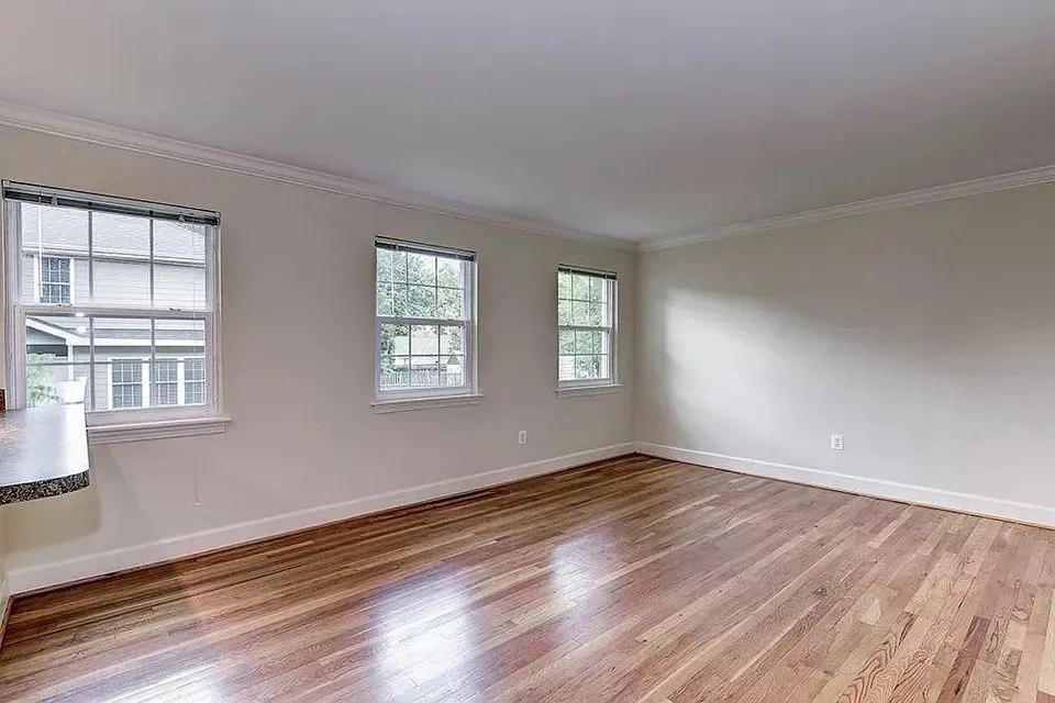 3 Bed 2 Bath Urban Residential Condo in Alexandria, VA - 4