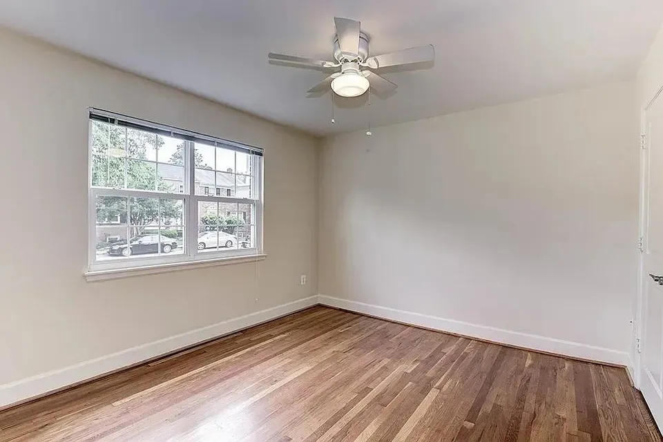 3 Bed 2 Bath Urban Residential Condo in Alexandria, VA - 5