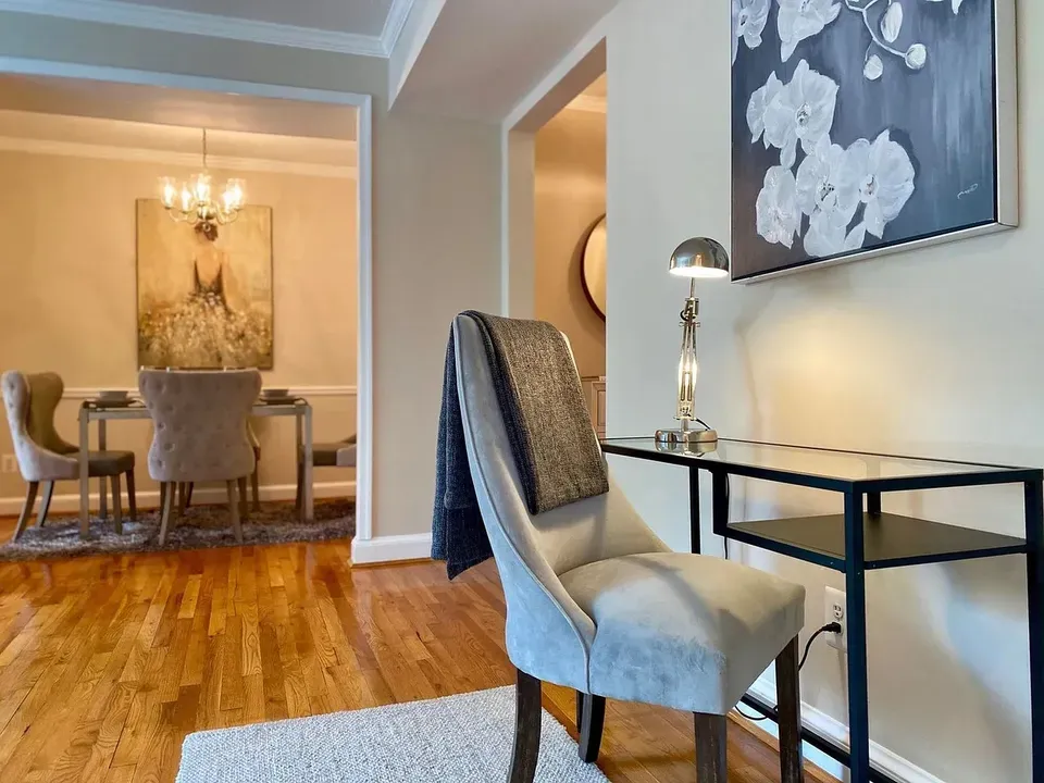 3 Bed 2 Bath Urban Residential Condo in Alexandria, VA - 4