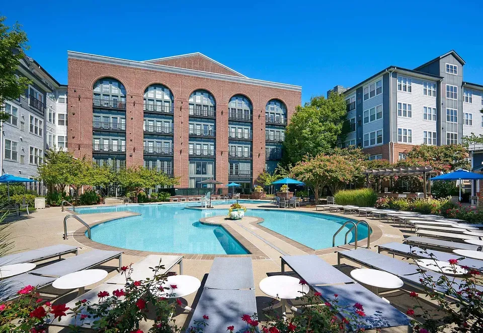 3 Bed 2 Bath Urban Residential Condo in Alexandria, VA - 1