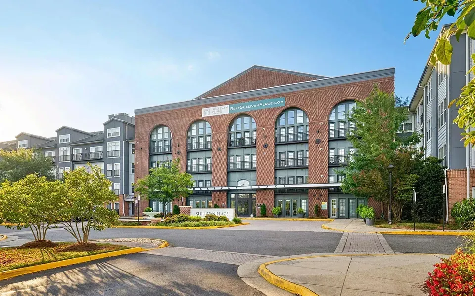 3 Bed 2 Bath Urban Residential Condo in Alexandria, VA - 3