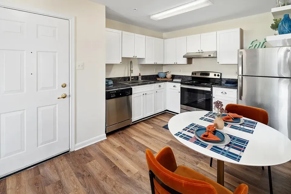 3 Bed 2 Bath Urban Residential Condo in Alexandria, VA - 4