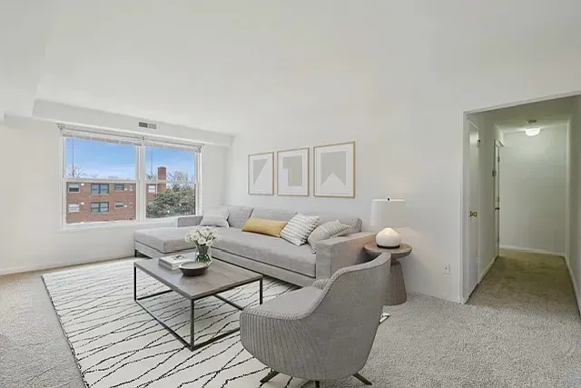 3 Bed 2 Bath Urban Residential Condo in Alexandria, VA - 2