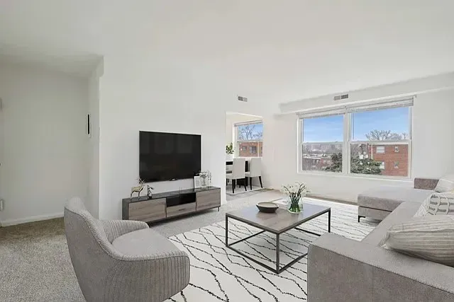 3 Bed 2 Bath Urban Residential Condo in Alexandria, VA - 4