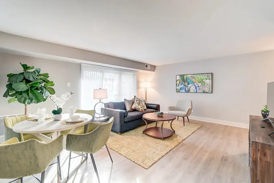 3 Bed 2 Bath Urban Residential Condo in Alexandria, VA - 5