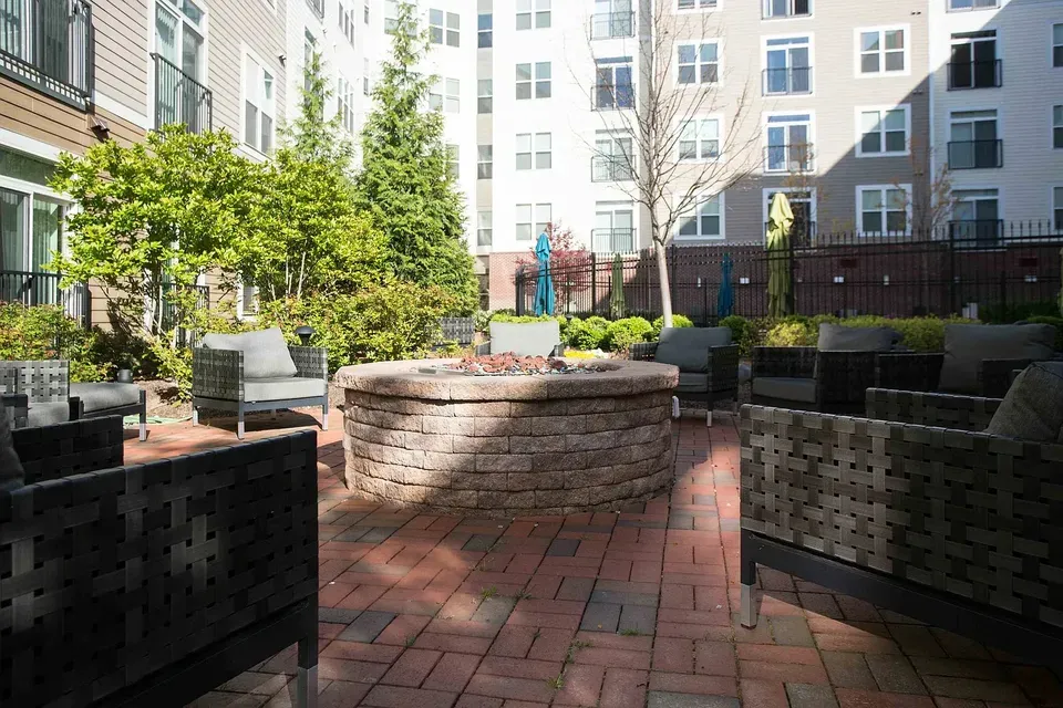 3 Bed 2 Bath Urban Residential Condo in Alexandria, VA - 4